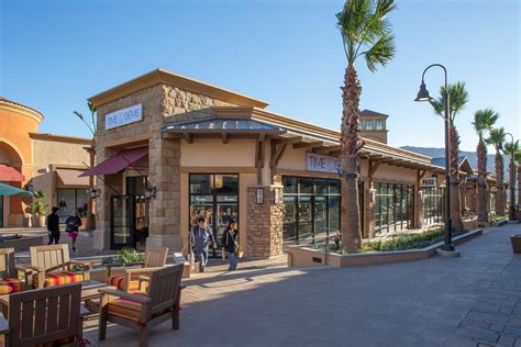 desert hills premium outlet cabazon.